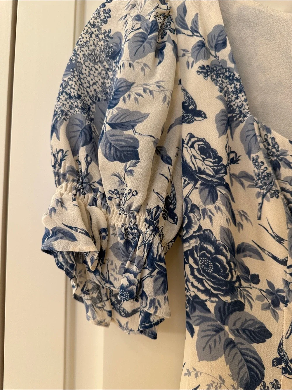 Reformation White and Blue Floral Puff-Sleeve Square-Neck Blouse